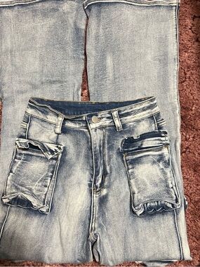 Source Unknown Light Wash Flare Jeans with Cargo Pockets